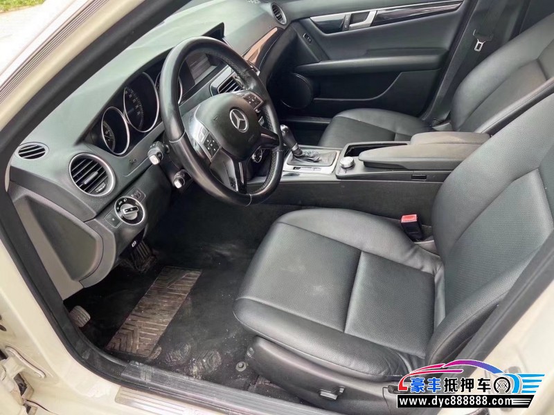 13年奔驰C轿车抵押车出售