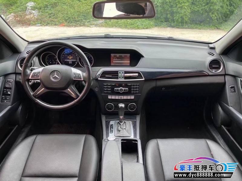 13年奔驰C轿车抵押车出售