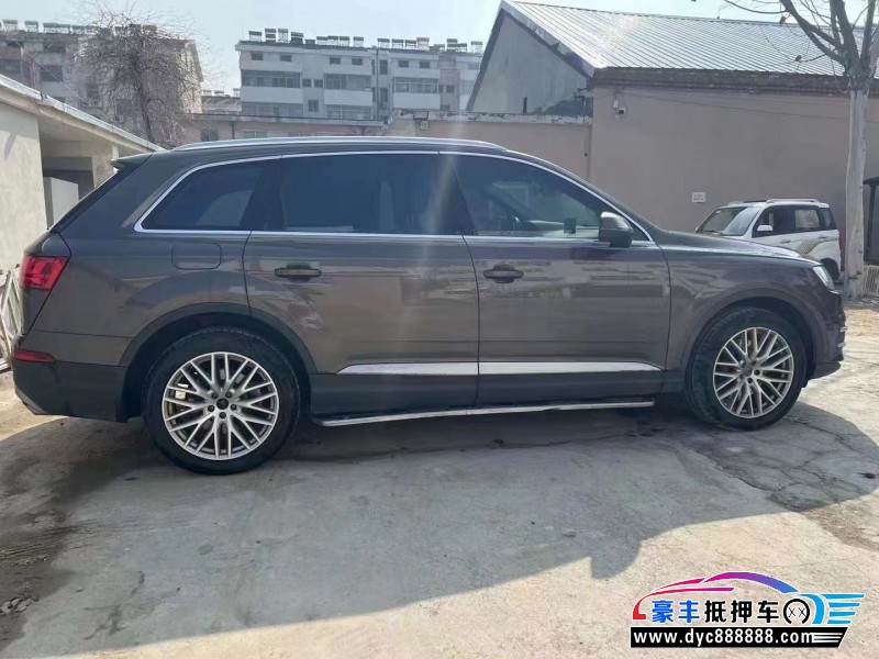 16年奥迪Q7轿车抵押车出售