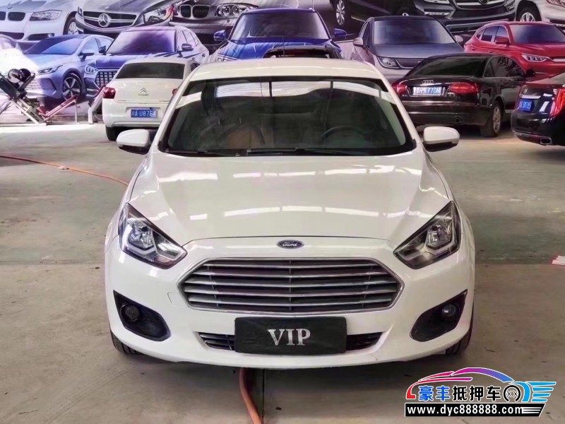 17年福特福睿斯轿车抵押车出售