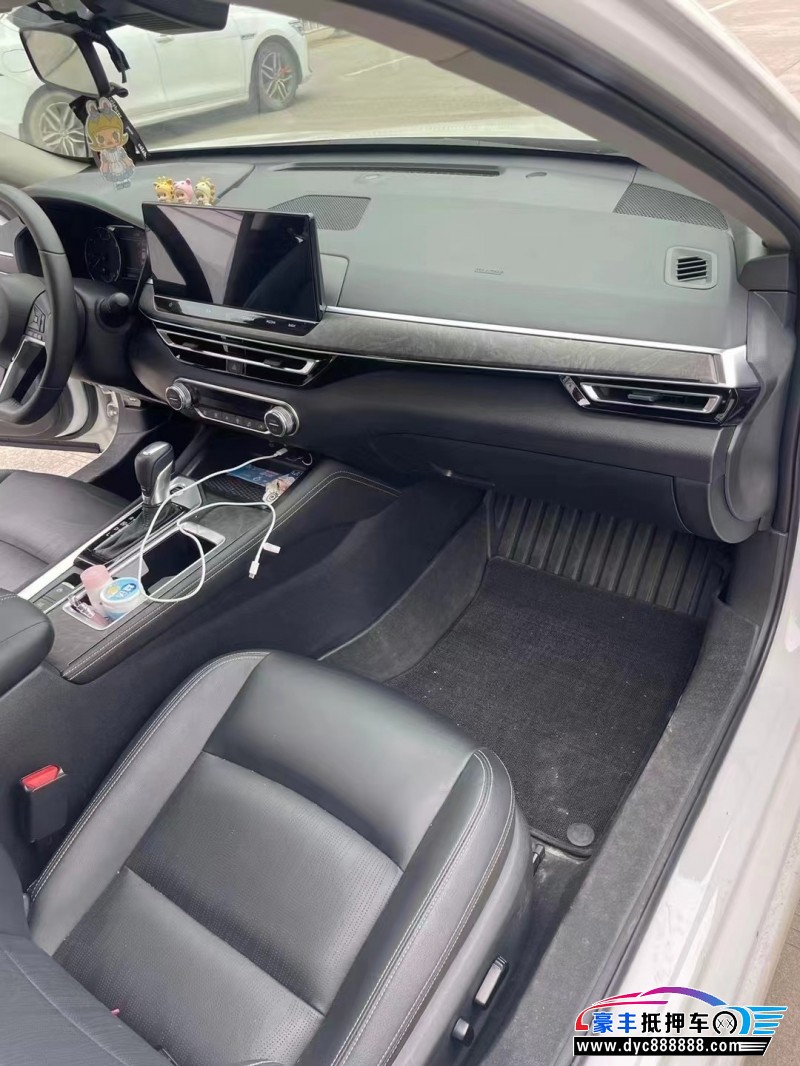 23年日产天籁轿车抵押车出售