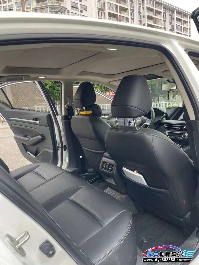 23年日产天籁轿车抵押车出售