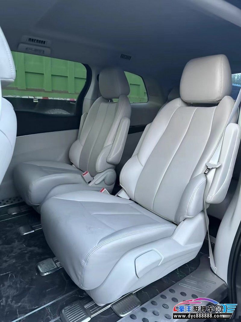 22年别克GL8轿车抵押车出售