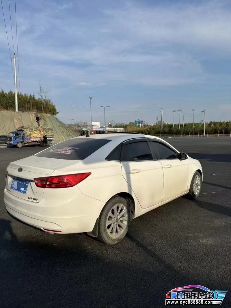 17年福特福睿斯轿车抵押车出售