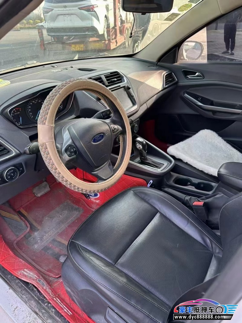 17年福特福睿斯轿车抵押车出售