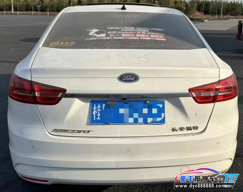 17年福特福睿斯轿车抵押车出售