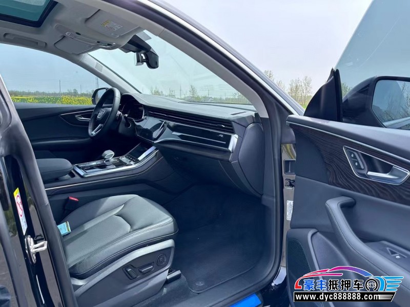 23年奥迪Q8轿车抵押车出售