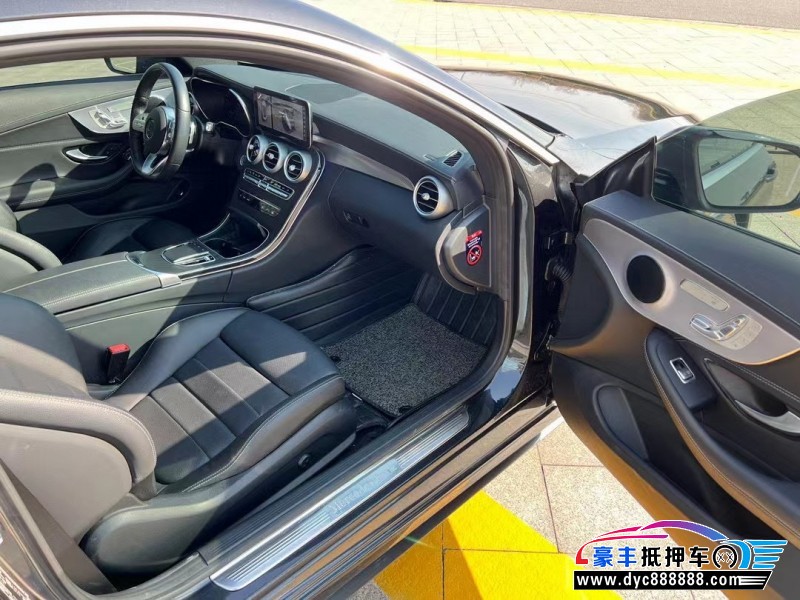 21年奔驰C轿车抵押车出售