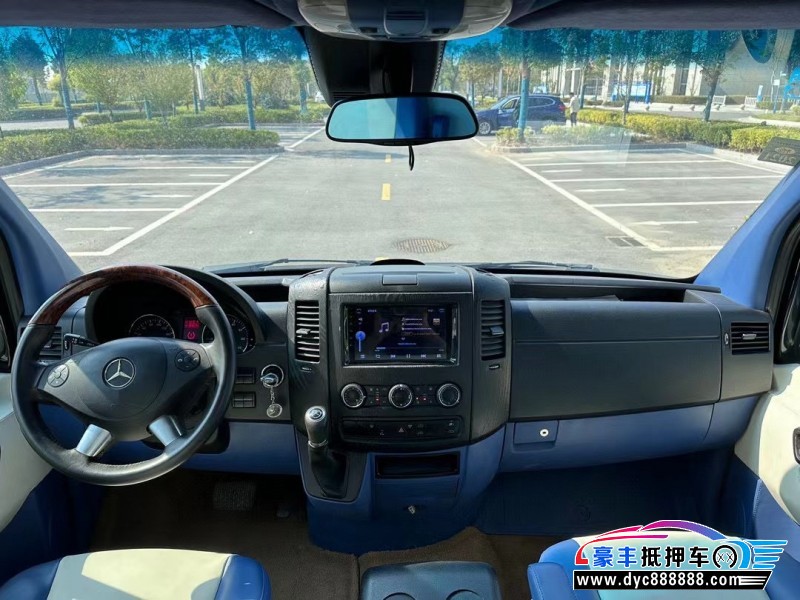 15年奔驰斯宾特轿车抵押车出售