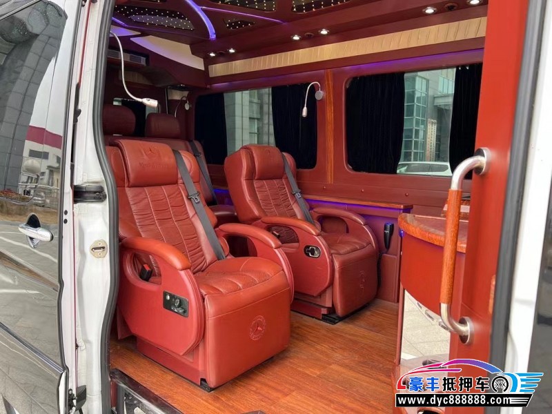 14年奔驰斯宾特轿车抵押车出售