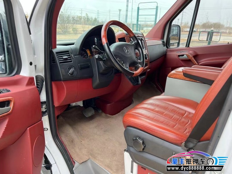 14年奔驰斯宾特轿车抵押车出售