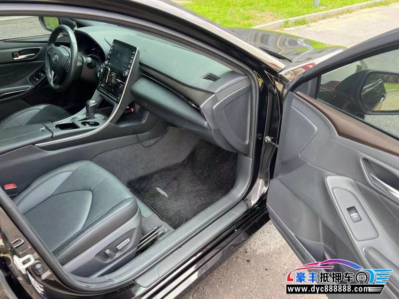 22年丰田亚洲龙轿车抵押车出售