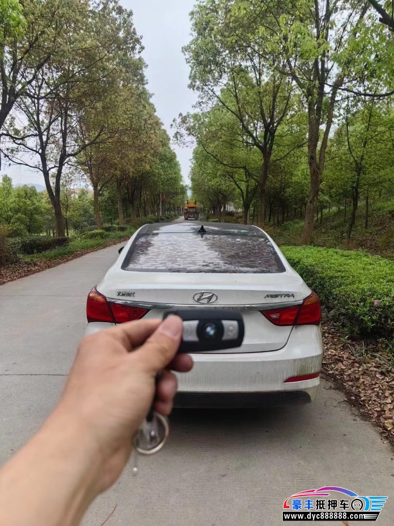 17年现代名图轿车抵押车出售