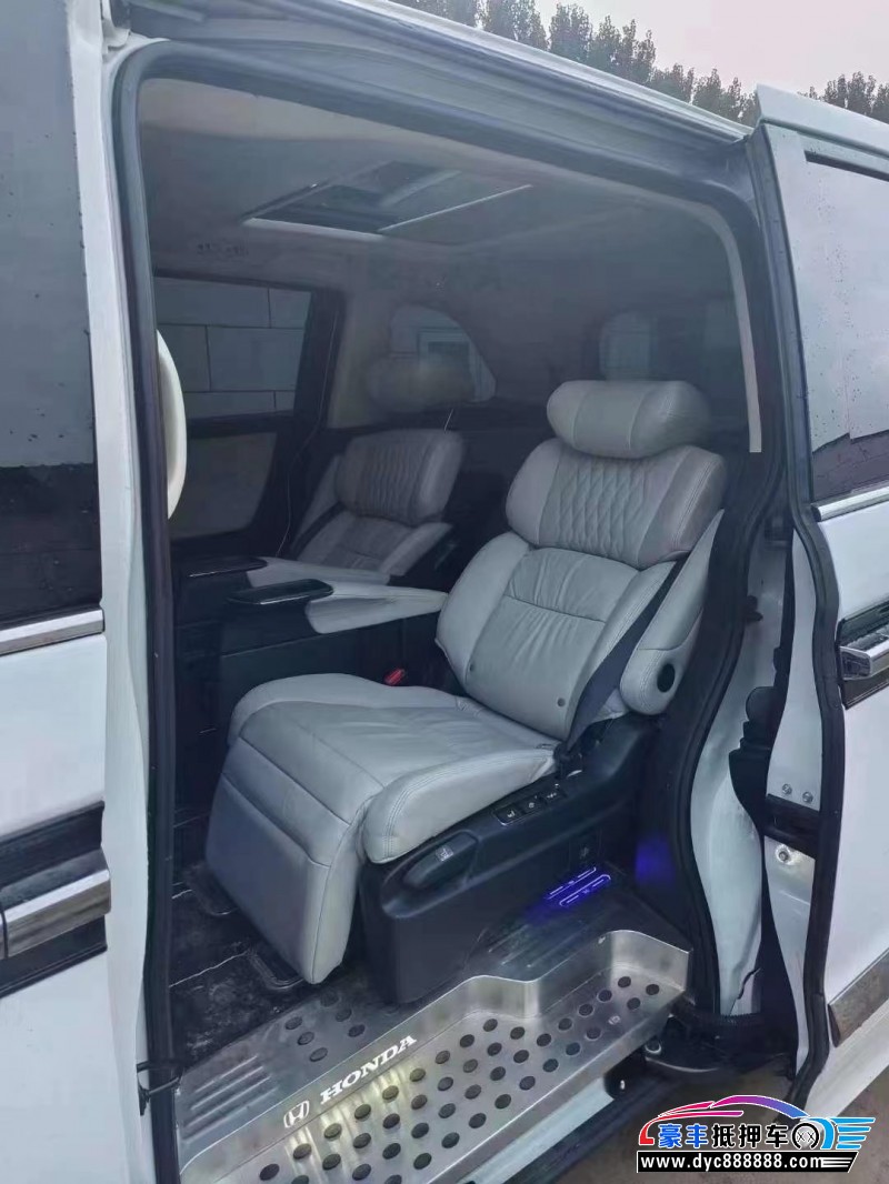 22年本田艾力绅MPV抵押车出售