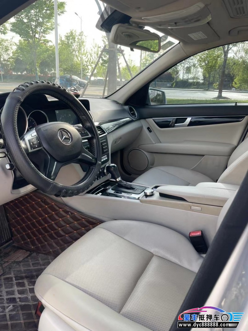14年奔驰C轿车抵押车出售