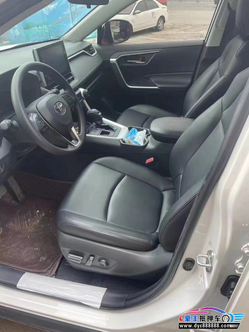 23年丰田RAV4轿车抵押车出售