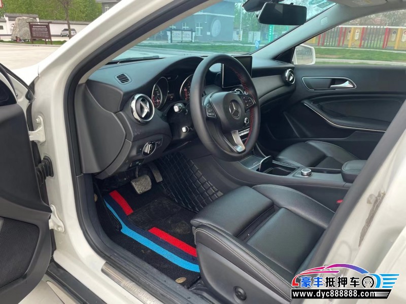 18年奔驰GLA轿车抵押车出售