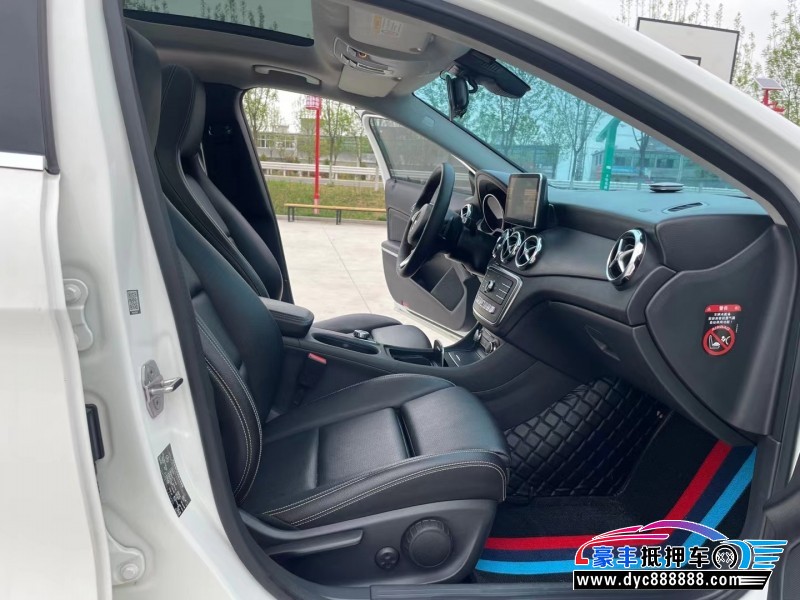 18年奔驰GLA轿车抵押车出售