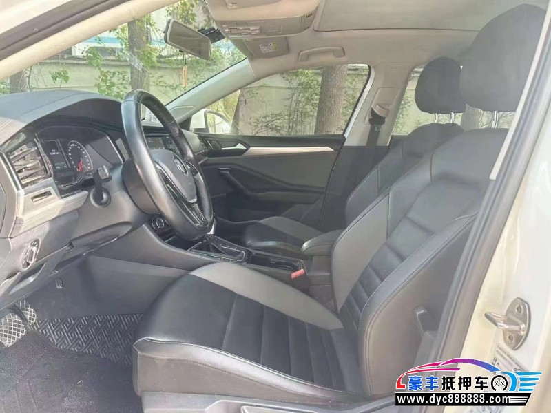 19年大众速腾轿车抵押车出售