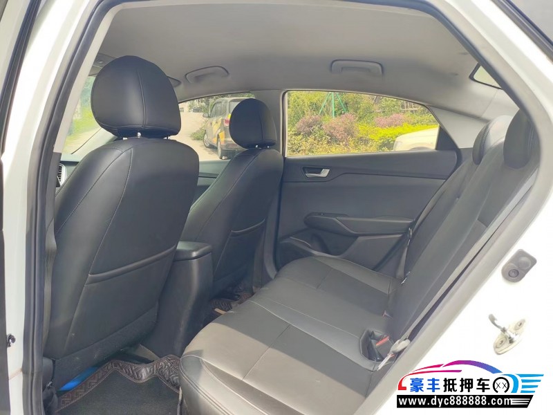 18年现代悦纳轿车抵押车出售