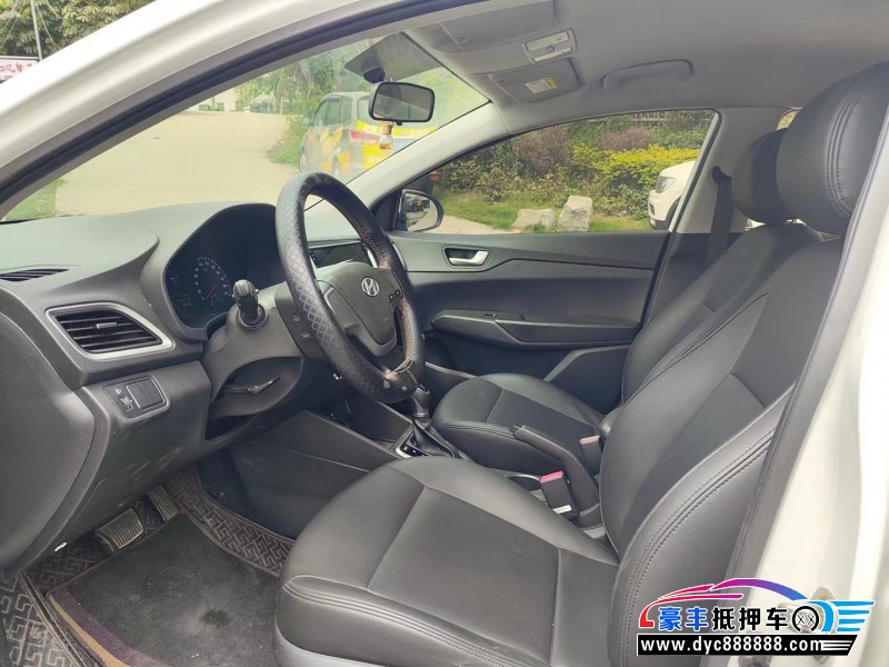 18年现代悦纳轿车抵押车出售