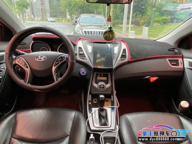 15年现代朗动轿车抵押车出售