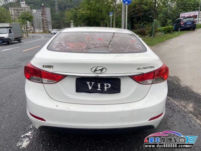 15年现代朗动轿车抵押车出售