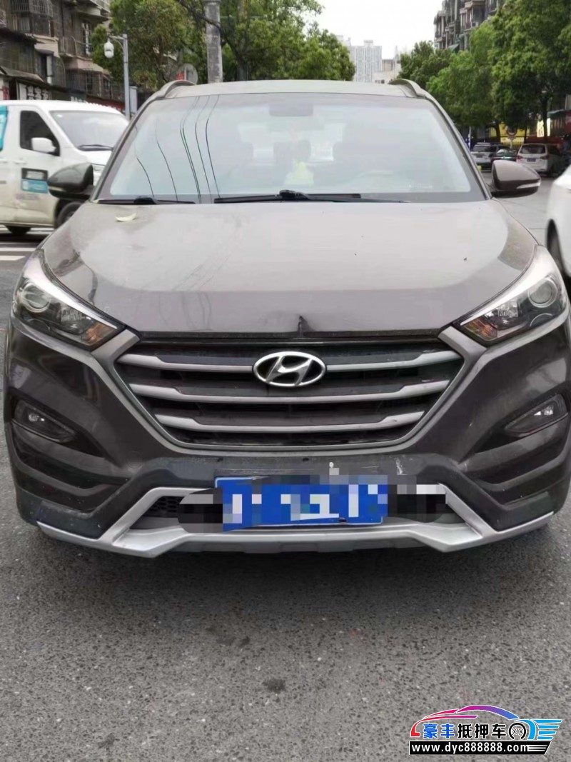 17年现代途胜轿车抵押车出售