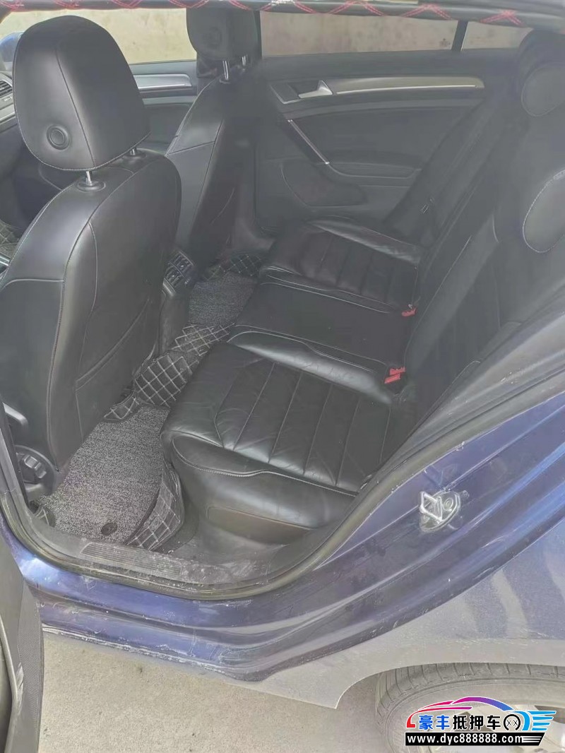 15年大众高尔夫轿车抵押车出售