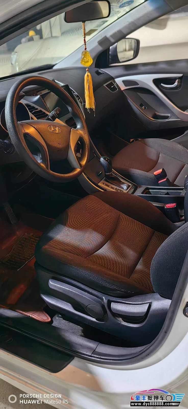 15年现代朗动轿车抵押车出售