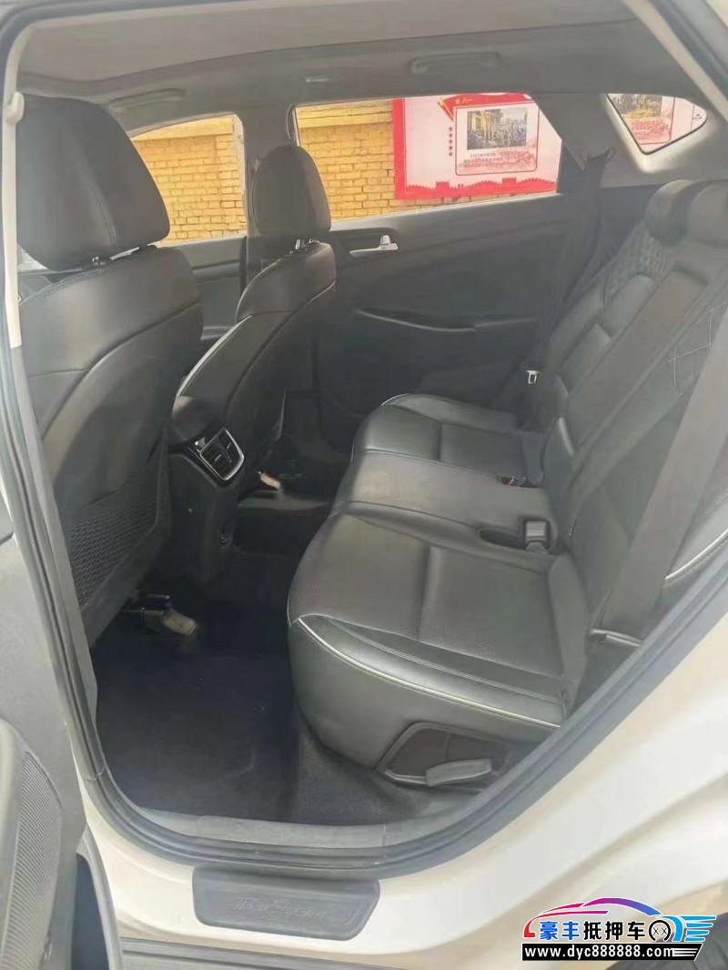 20年现代途胜轿车抵押车出售