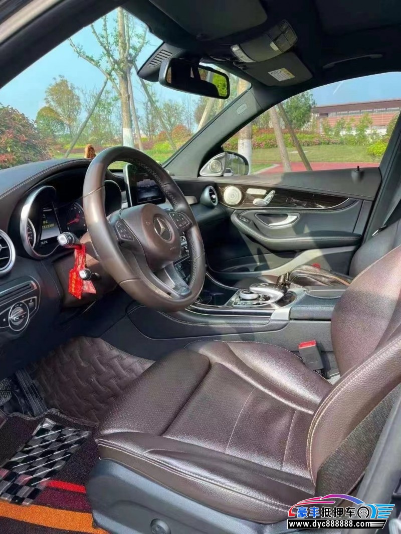 18年奔驰GLC轿车抵押车出售