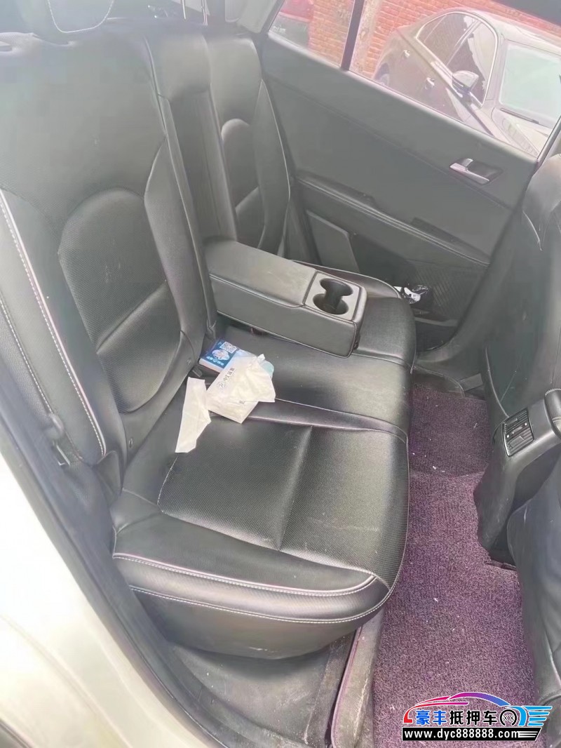 18年现代ix25轿车抵押车出售