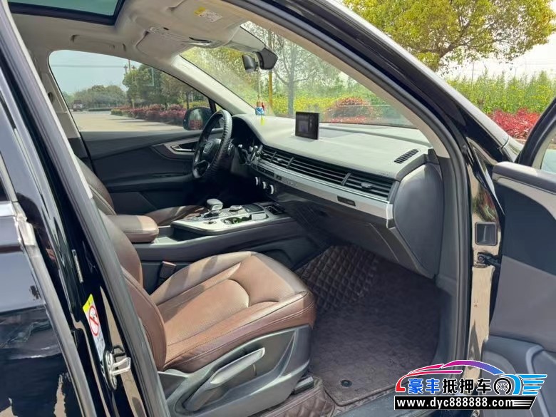 19年奥迪Q7轿车抵押车出售