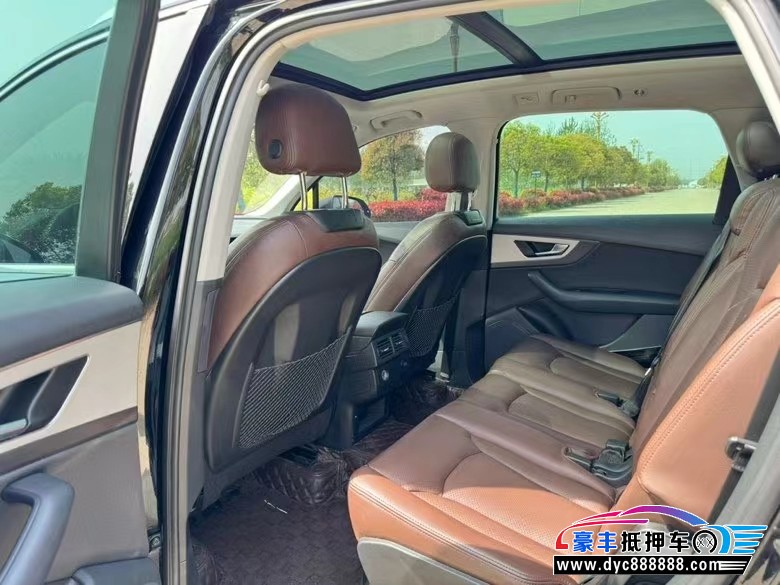 19年奥迪Q7轿车抵押车出售