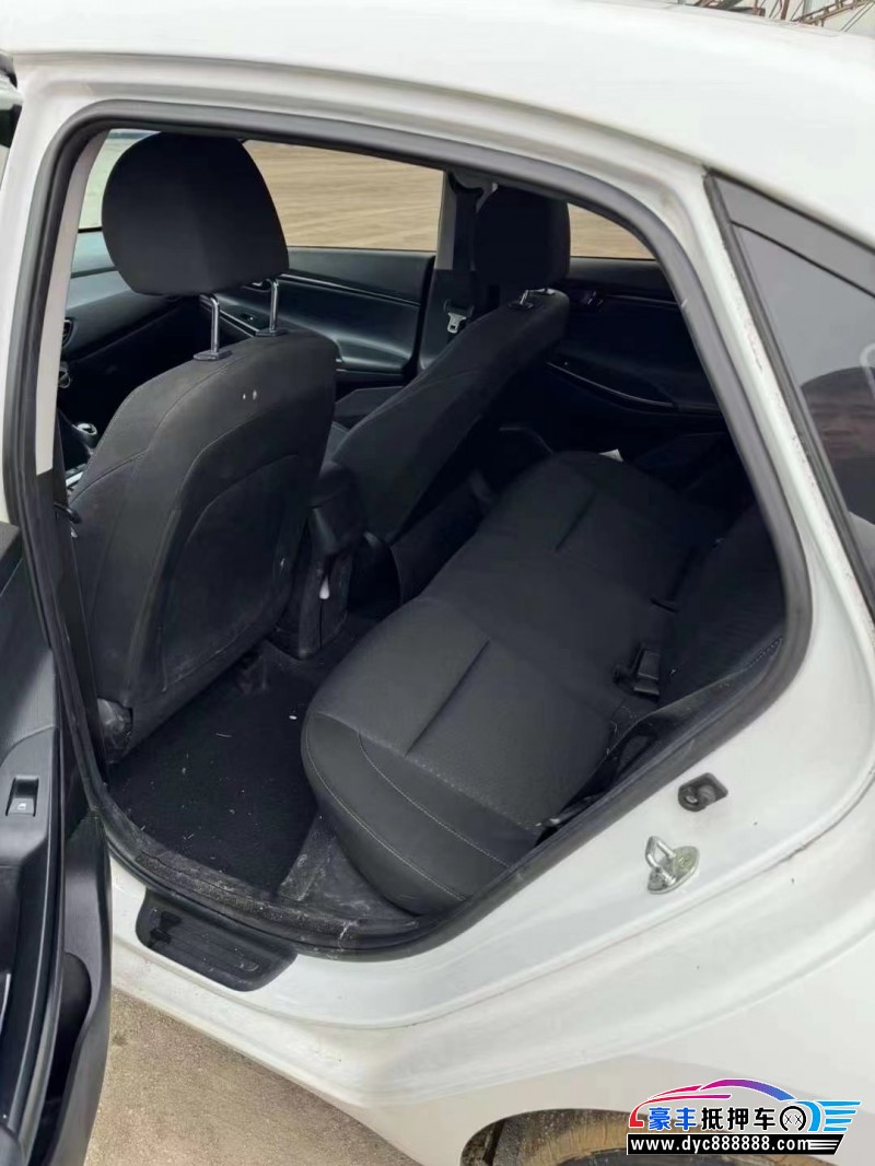 19年现代悦动轿车抵押车出售