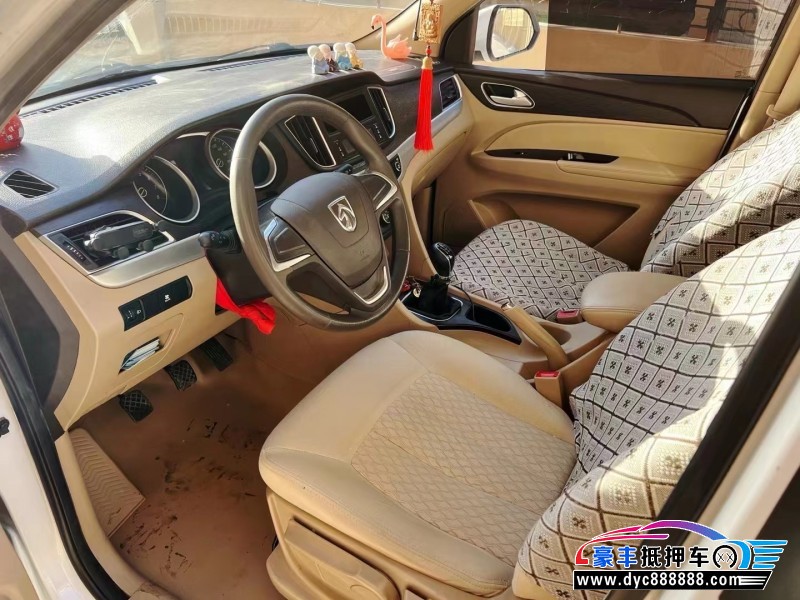 18年宝骏730轿车抵押车出售