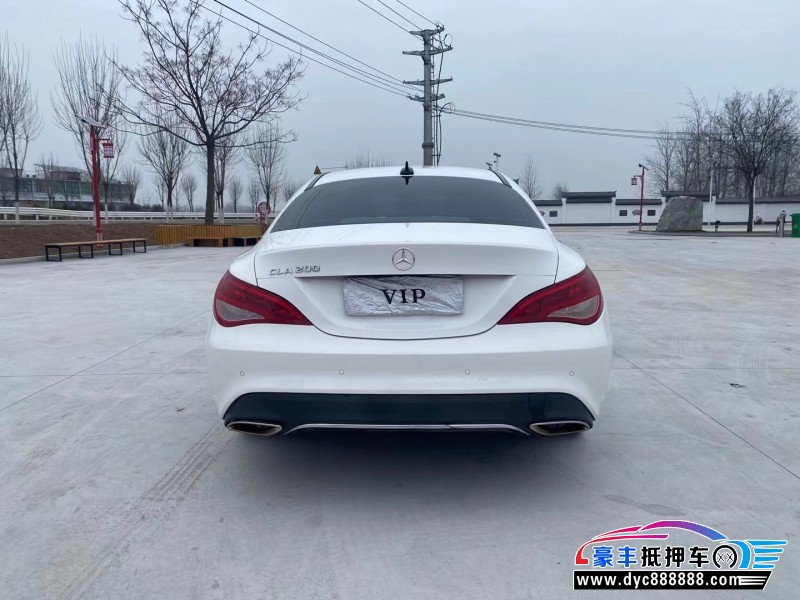 18年奔驰CLA轿车抵押车出售