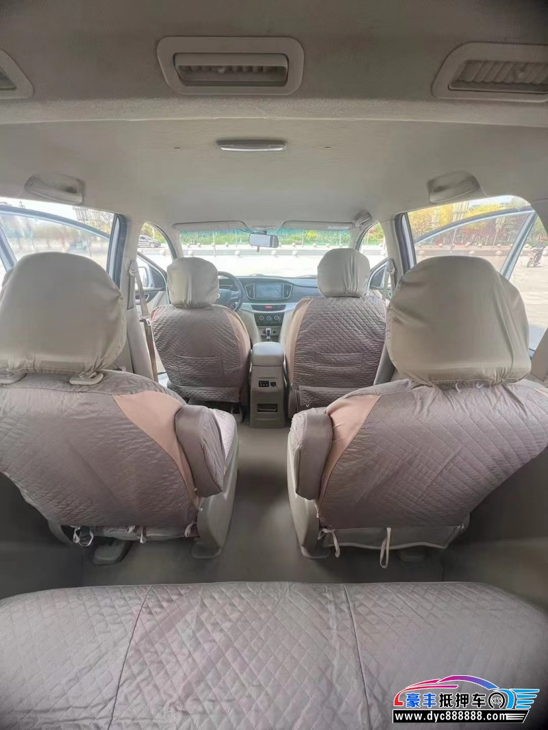 17年宝骏730轿车抵押车出售