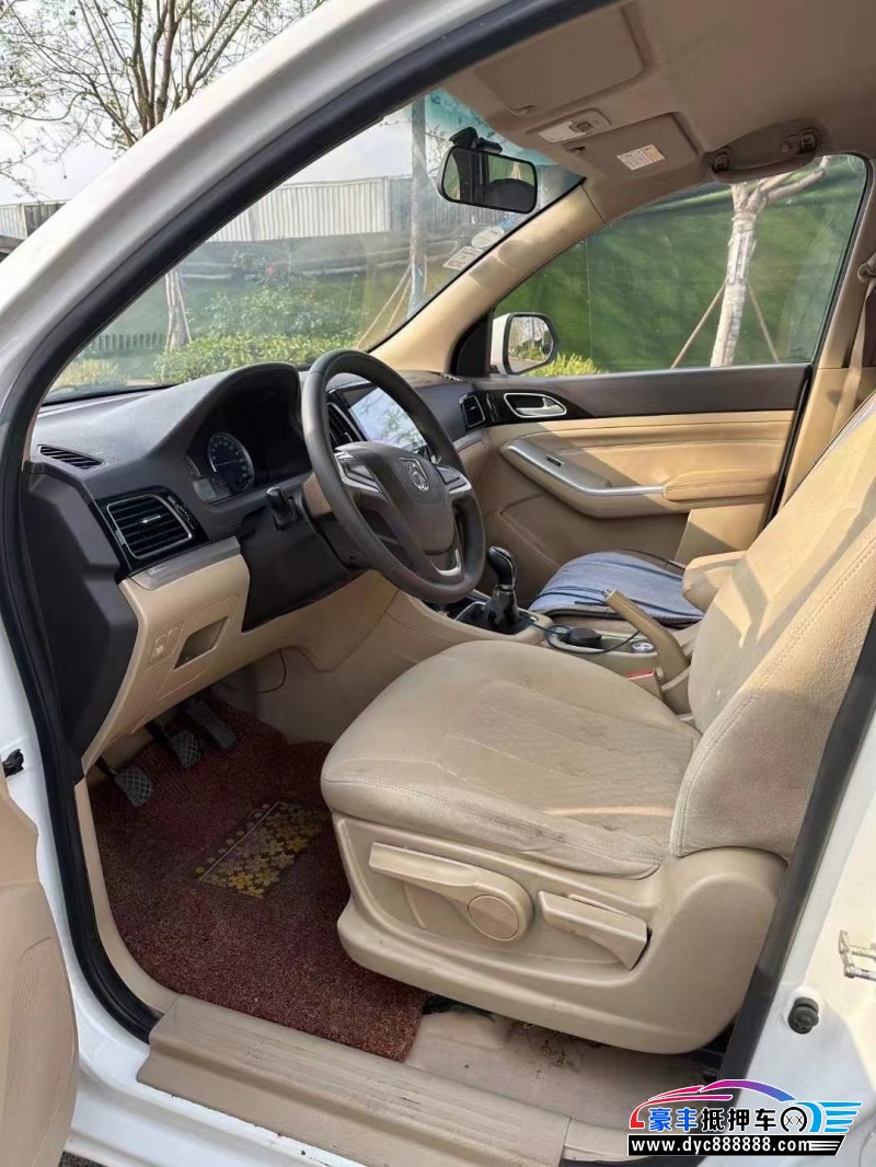 16年宝骏730轿车抵押车出售