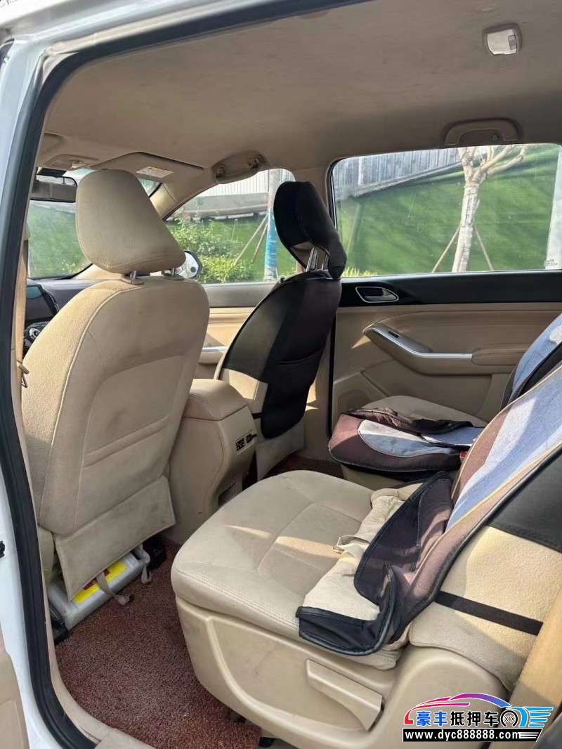 16年宝骏730轿车抵押车出售