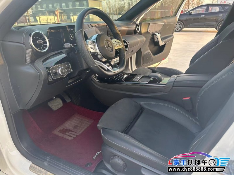 19年奔驰A轿车抵押车出售