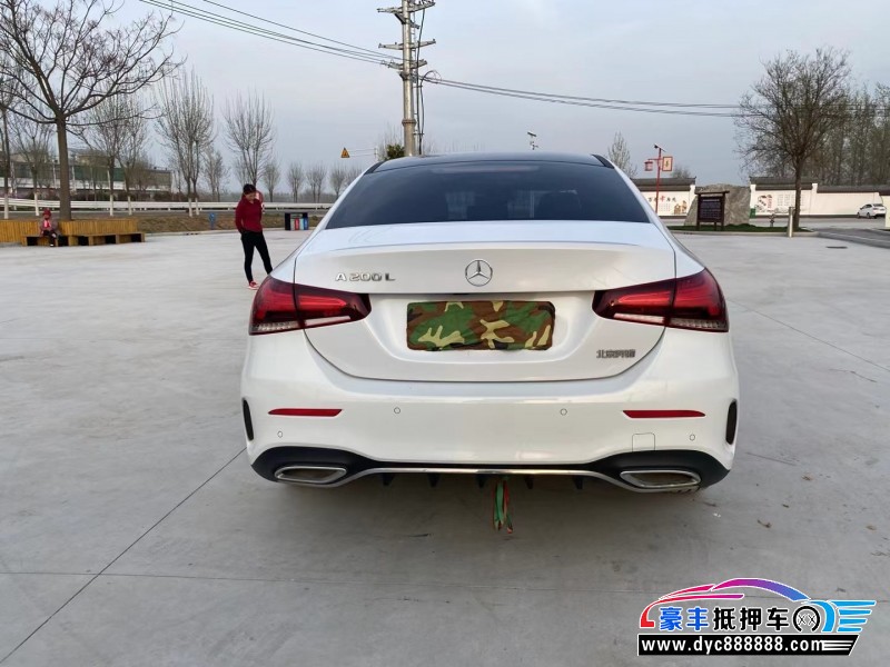 20年奔驰A轿车抵押车出售