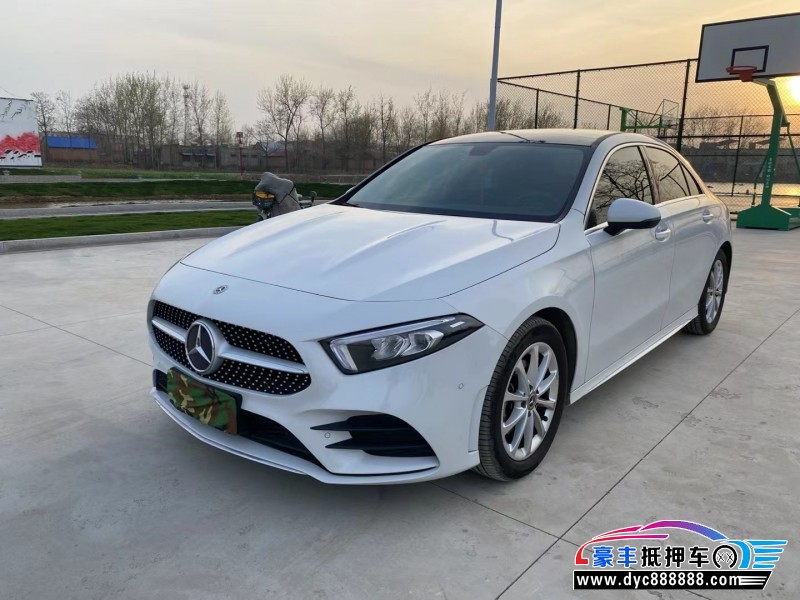 20年奔驰A轿车抵押车出售