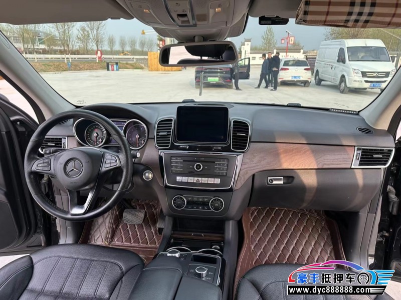 16年奔驰GLE轿车抵押车出售