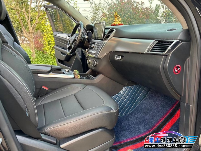 13年奔驰ML轿车抵押车出售