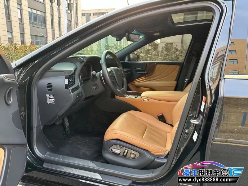 22年雷克萨斯LS轿车抵押车出售