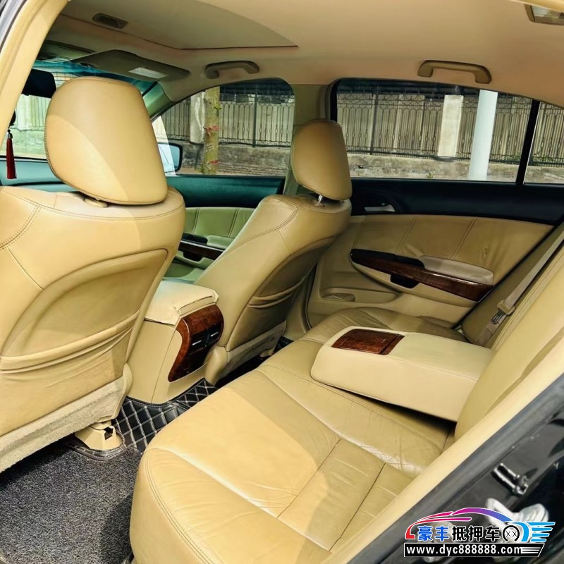 12年本田雅阁轿车抵押车出售