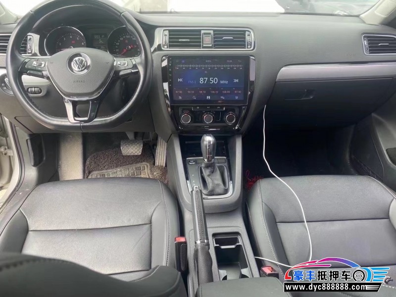 17年大众速腾轿车抵押车出售