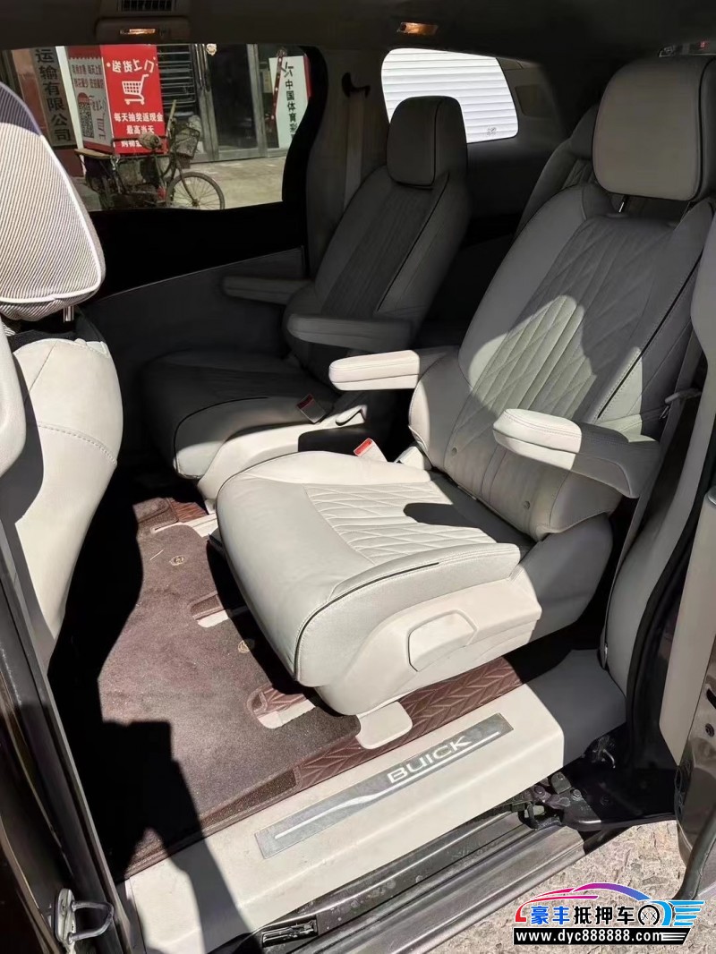 22年别克GL8轿车抵押车出售